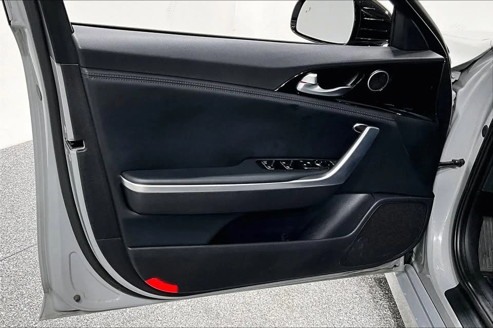 2019 Kia Stinger - Image 8 of 20
