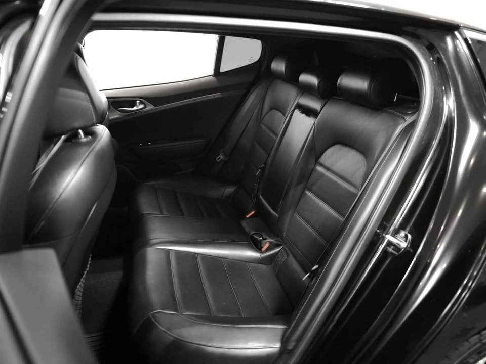 2019 Kia Stinger - Image 7 of 10
