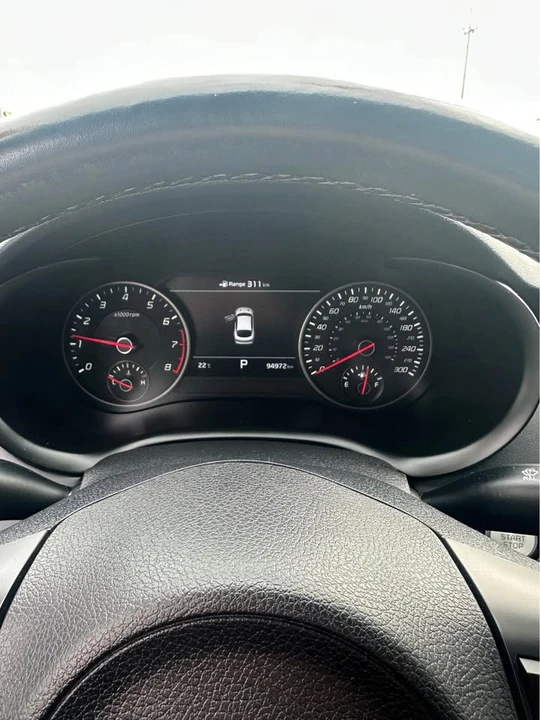 2019 Kia Stinger - Image 10 of 14