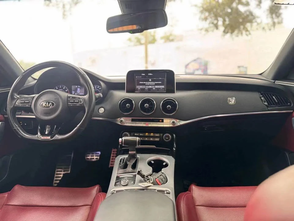 2019 Kia Stinger - Image 6 of 10