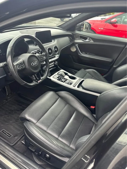 2019 Kia Stinger - Image 6 of 14