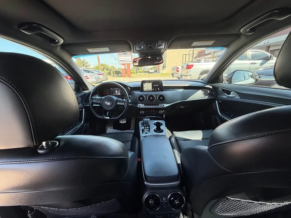 2019 Kia Stinger - Image 15 of 19