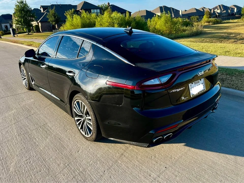 2019 Kia Stinger - Image 10 of 13