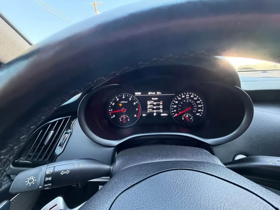 2019 Kia Stinger - Image 18 of 19