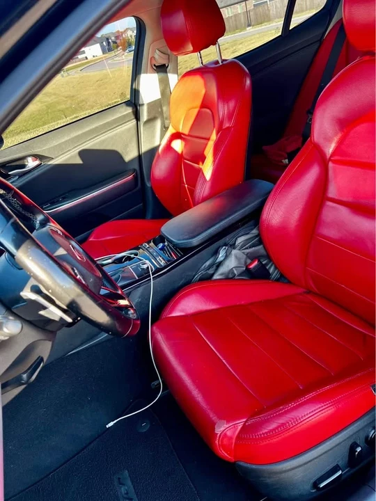2019 Kia Stinger - Image 8 of 13