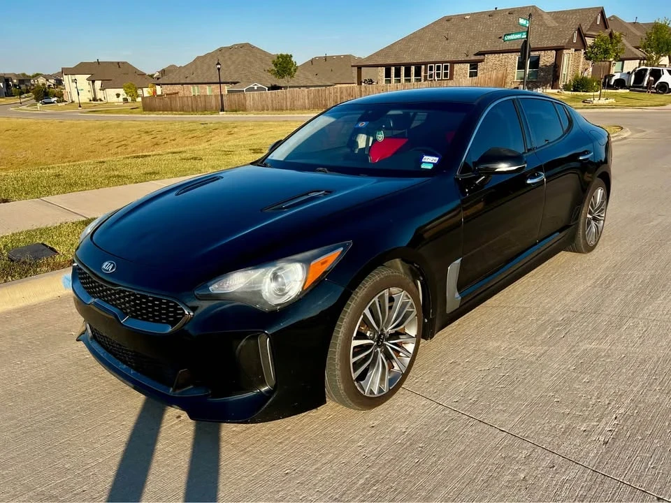 2019 Kia Stinger - Image 2 of 13