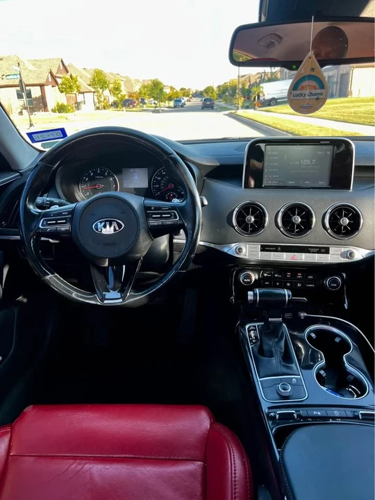 2019 Kia Stinger - Image 6 of 13