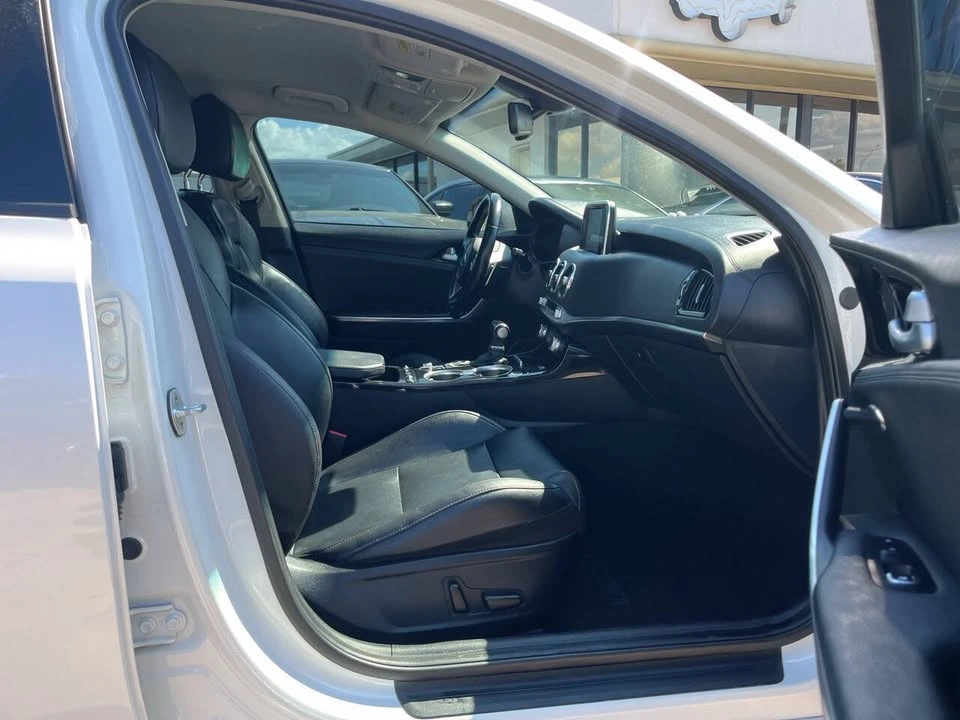2019 Kia Stinger - Image 12 of 13