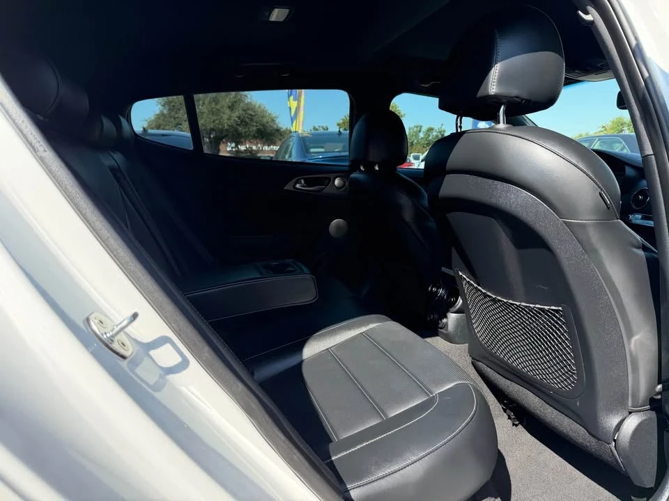 2019 Kia Stinger - Image 11 of 19