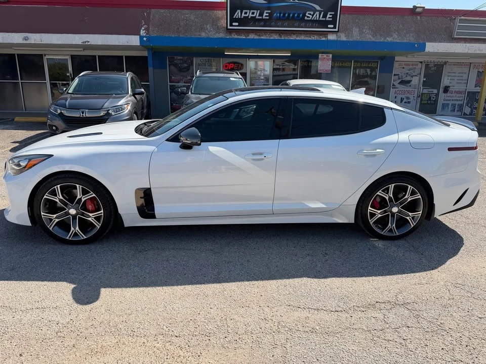 2019 Kia Stinger - Image 4 of 19