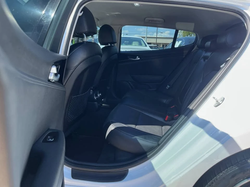 2019 Kia Stinger - Image 9 of 13