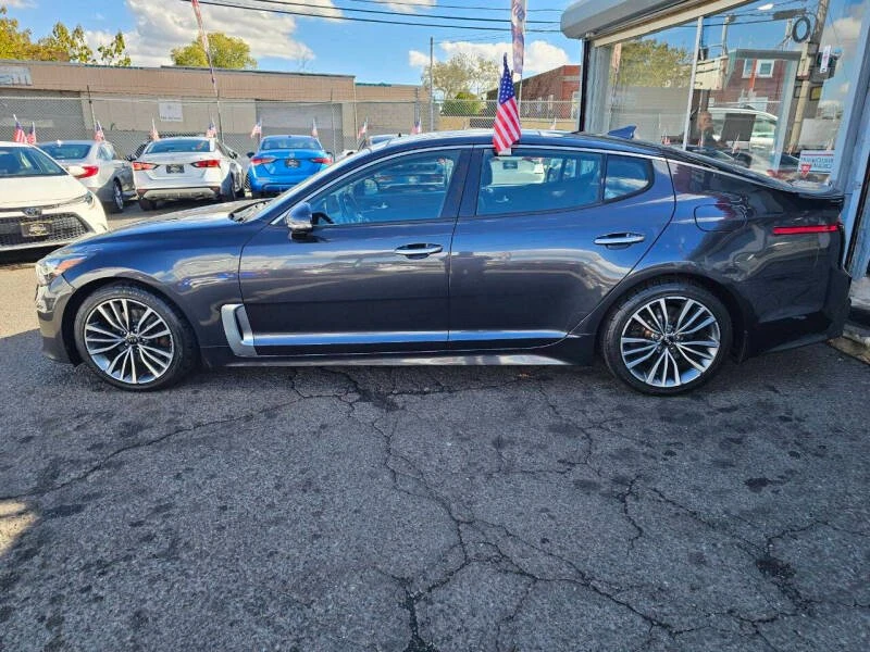 2019 Kia Stinger - Image 2 of 20