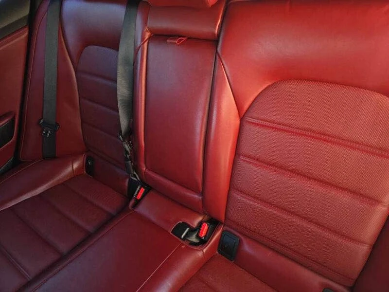 2019 Kia Stinger - Image 14 of 19