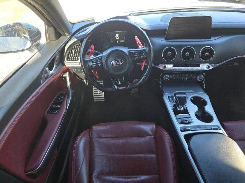 2019 Kia Stinger - Image 17 of 19