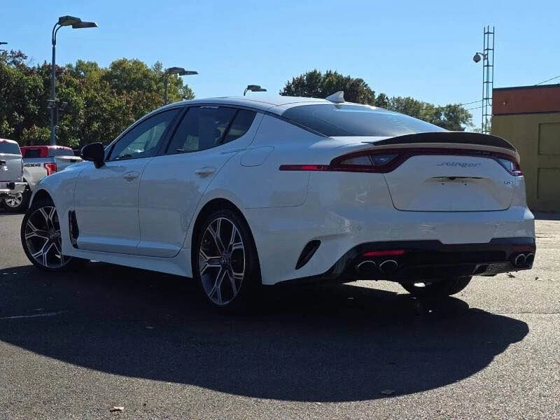2019 Kia Stinger - Image 8 of 19