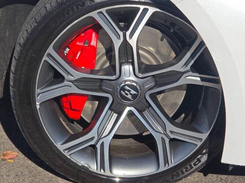 2019 Kia Stinger - Image 5 of 19