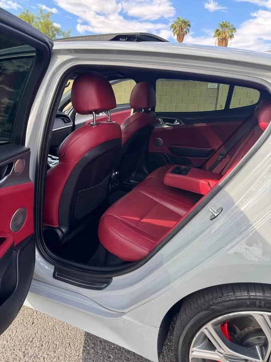 2019 Kia Stinger - Image 10 of 18