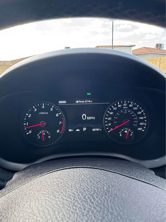 2019 Kia Stinger - Image 16 of 18