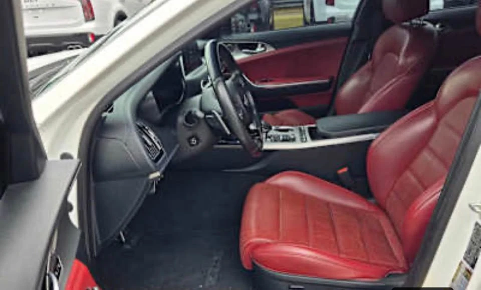 2019 Kia Stinger - Image 2 of 4
