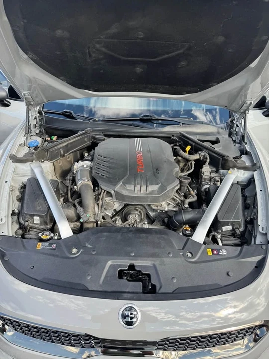 2019 Kia Stinger - Image 7 of 18