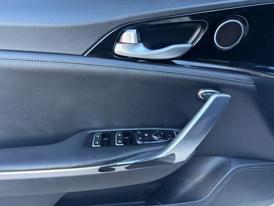 2019 Kia Stinger - Image 16 of 20