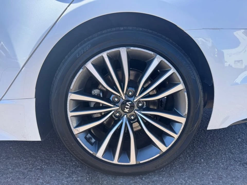 2019 Kia Stinger - Image 10 of 20
