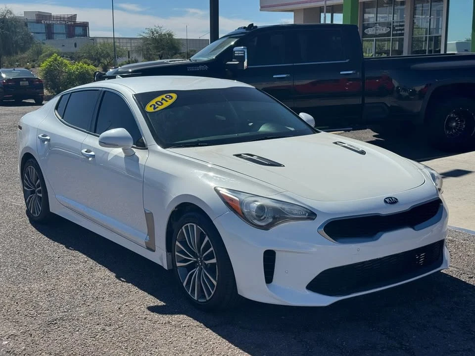 2019 Kia Stinger - Image 8 of 20