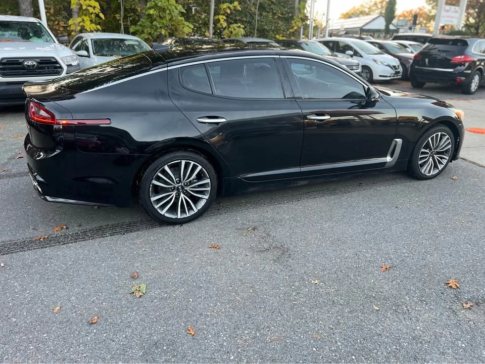 2019 Kia Stinger - Image 2 of 14