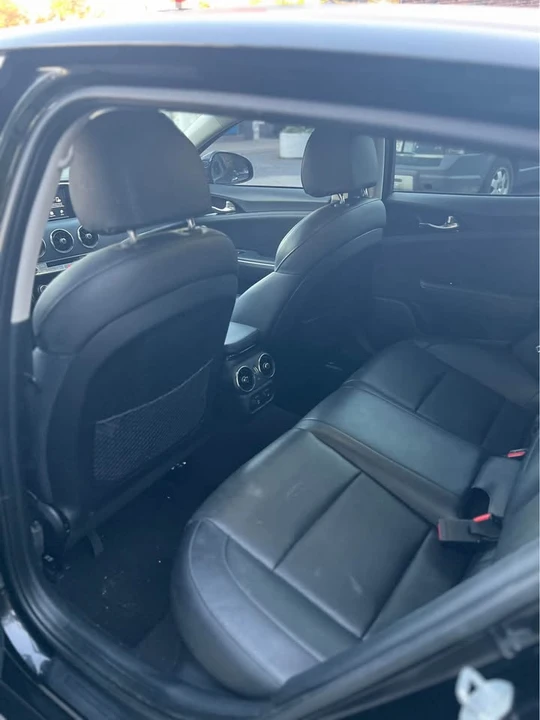 2019 Kia Stinger - Image 8 of 14