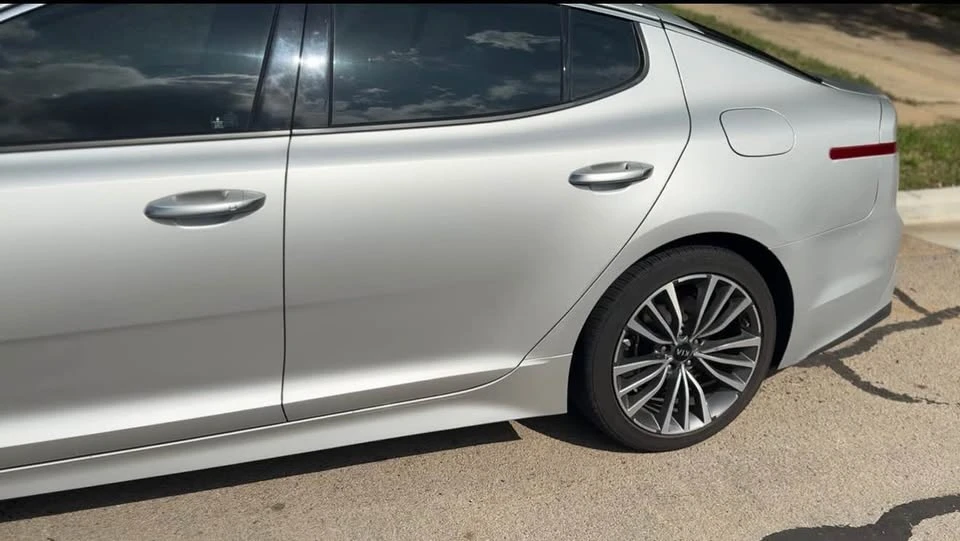 2019 Kia Stinger - Image 2 of 8