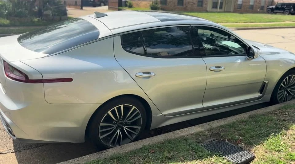 2019 Kia Stinger - Image 4 of 8