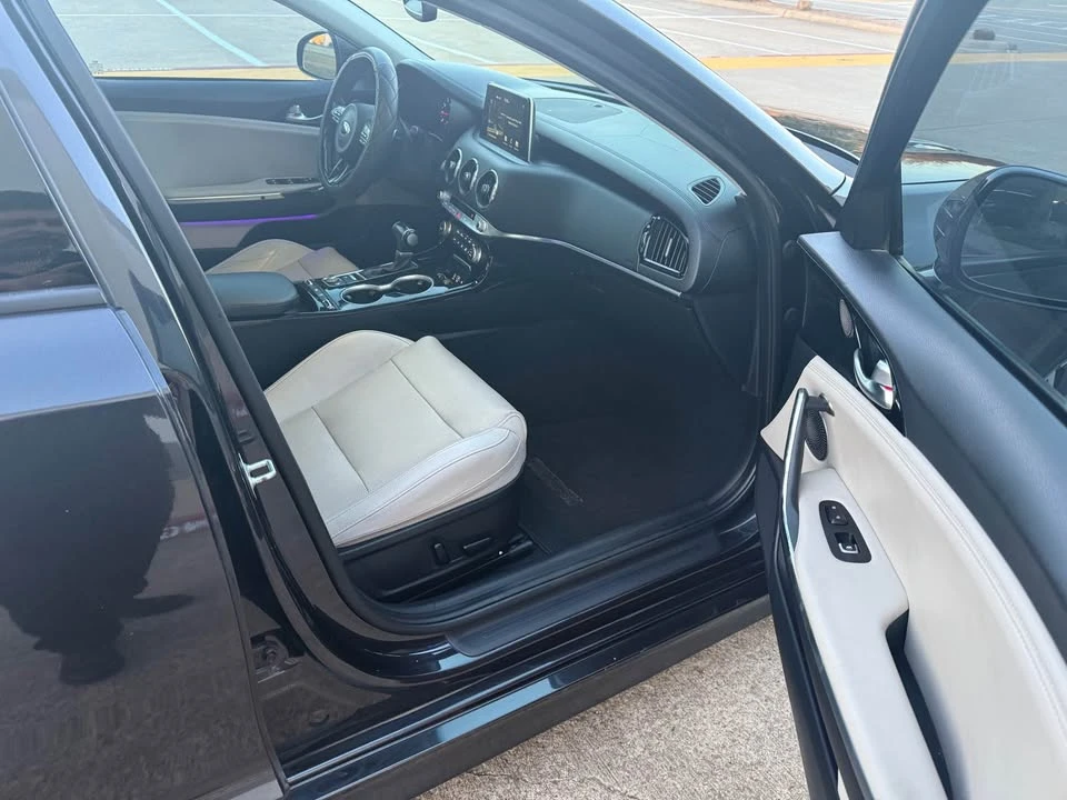 2019 Kia Stinger - Image 13 of 19