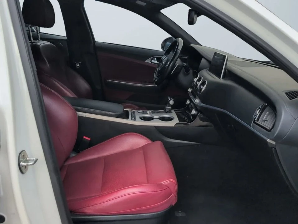 2019 Kia Stinger - Image 12 of 12