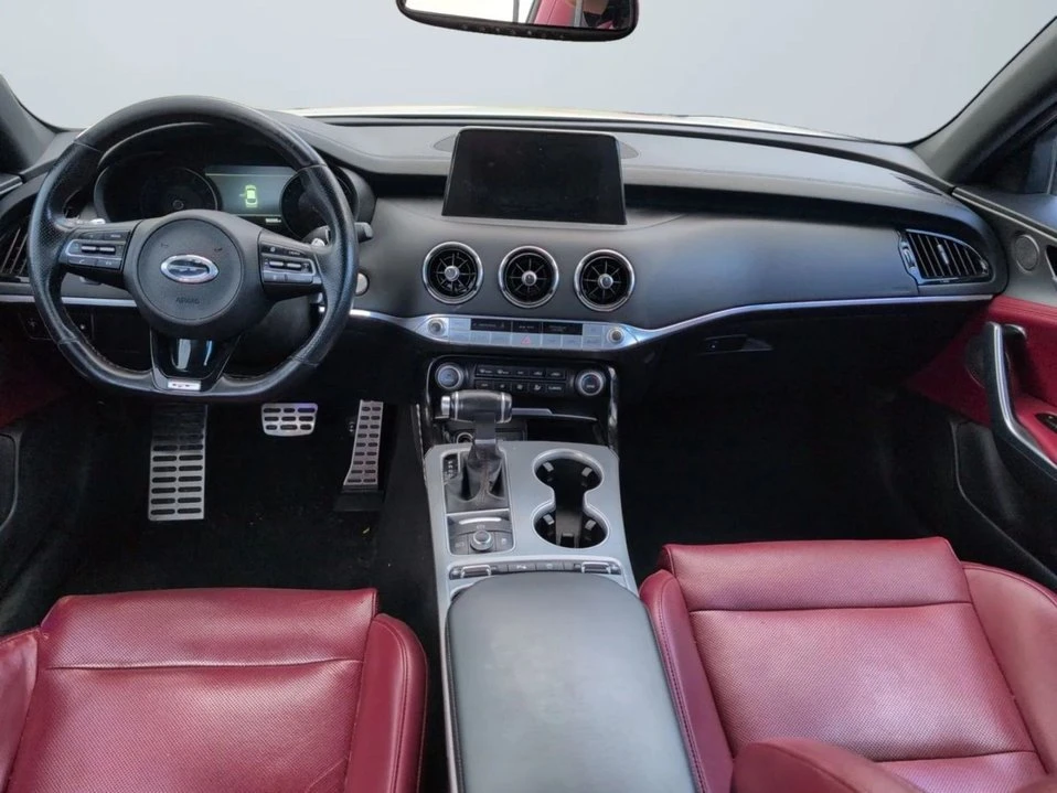 2019 Kia Stinger - Image 8 of 12
