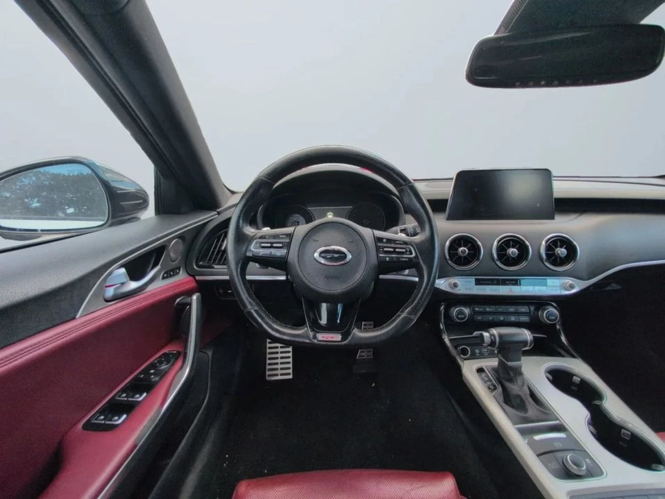 2019 Kia Stinger - Image 10 of 12