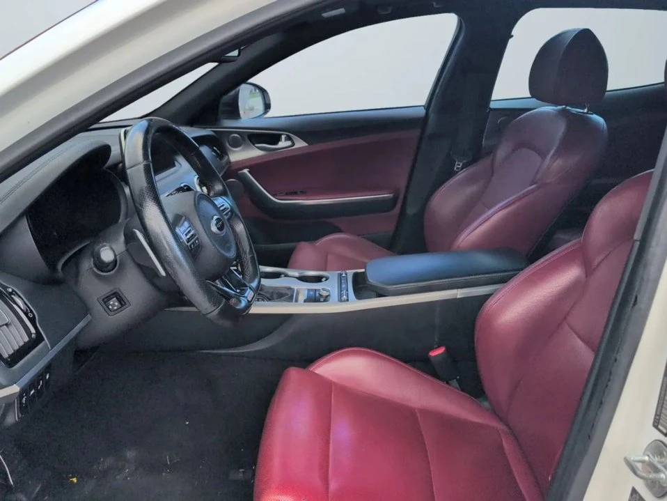 2019 Kia Stinger - Image 7 of 12