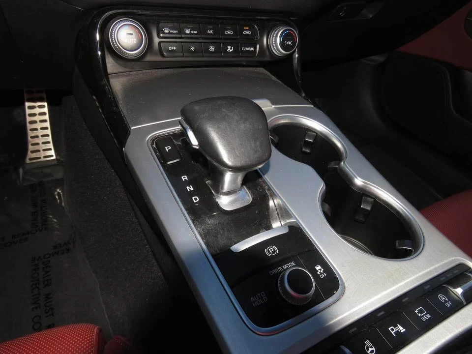 2019 Kia Stinger - Image 9 of 16