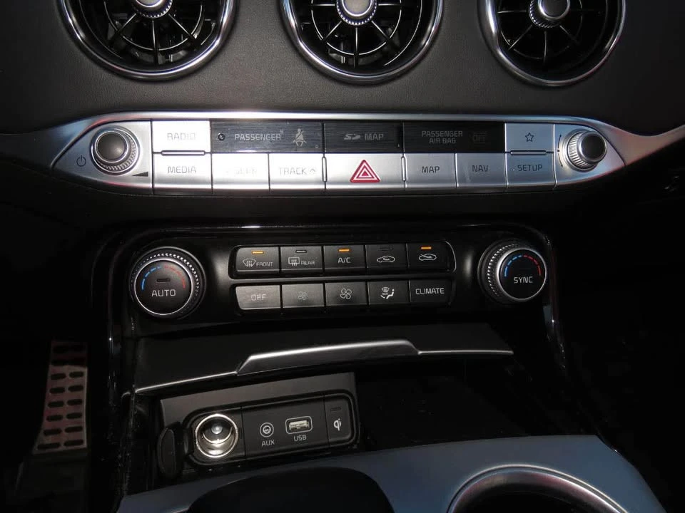 2019 Kia Stinger - Image 16 of 16