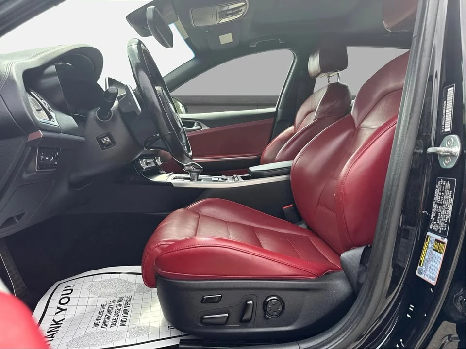 2019 Kia Stinger - Image 10 of 20