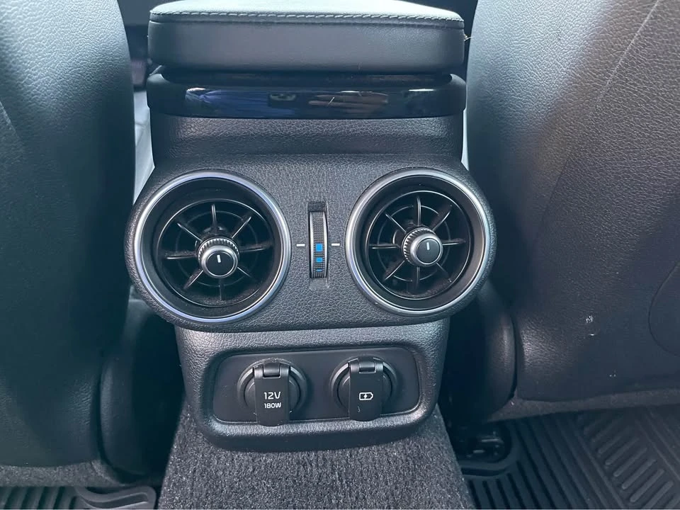 2019 Kia Stinger - Image 13 of 15