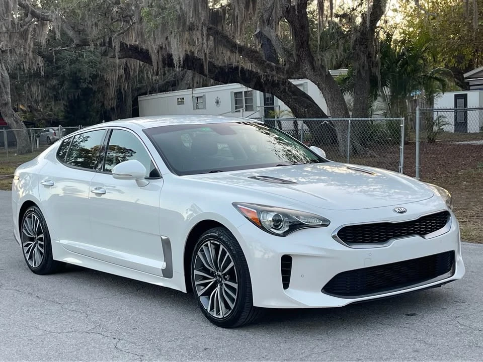 2019 Kia Stinger - Image 2 of 15