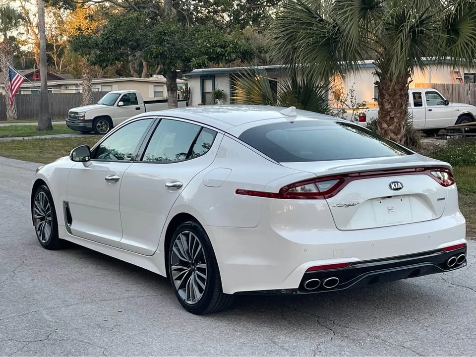 2019 Kia Stinger - Image 4 of 15