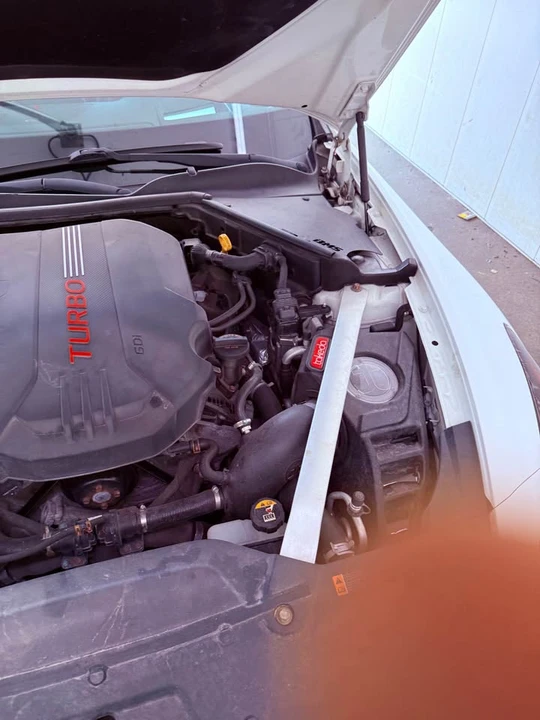 2019 Kia Stinger - Image 4 of 9