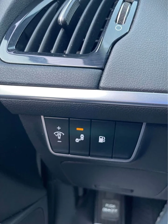 2019 Kia Stinger - Image 9 of 15
