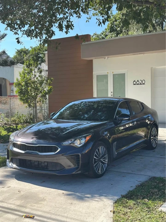 2019 Kia Stinger - Image 2 of 11