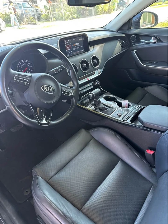 2019 Kia Stinger - Image 7 of 11