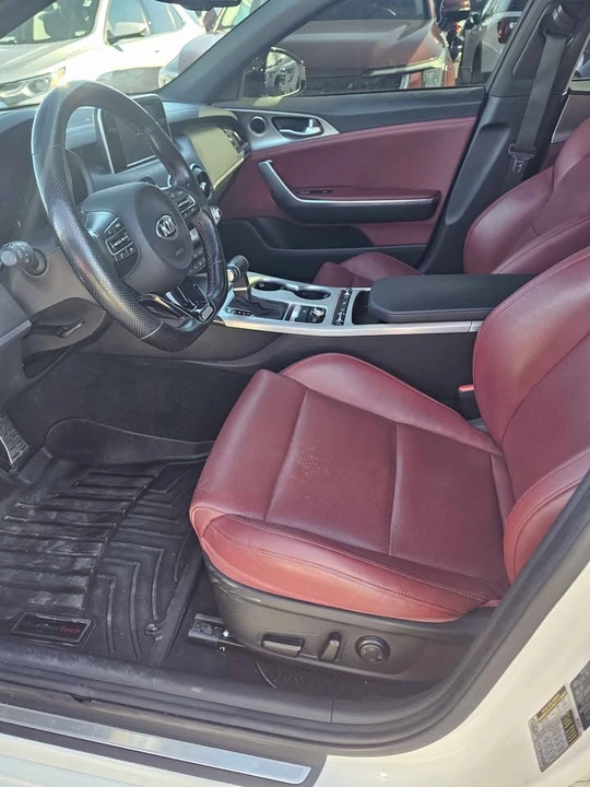 2019 Kia Stinger - Image 9 of 10