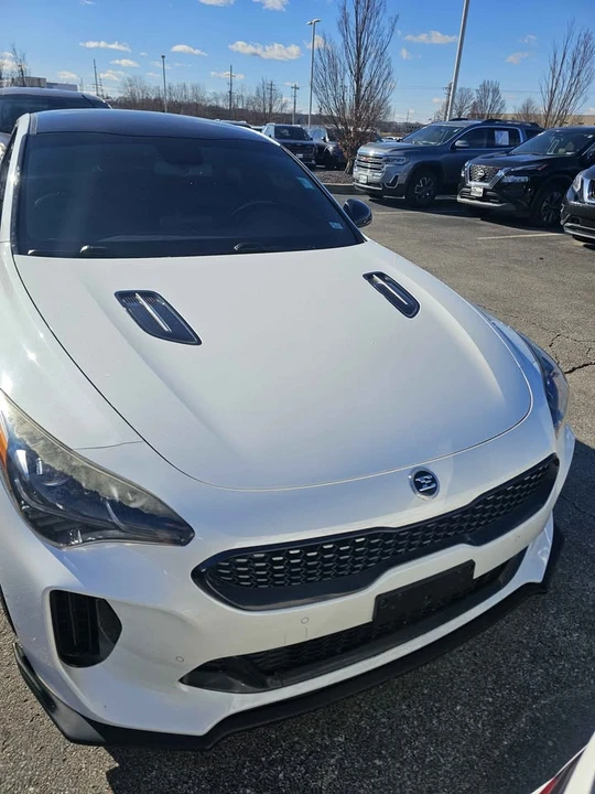 2019 Kia Stinger - Image 4 of 10