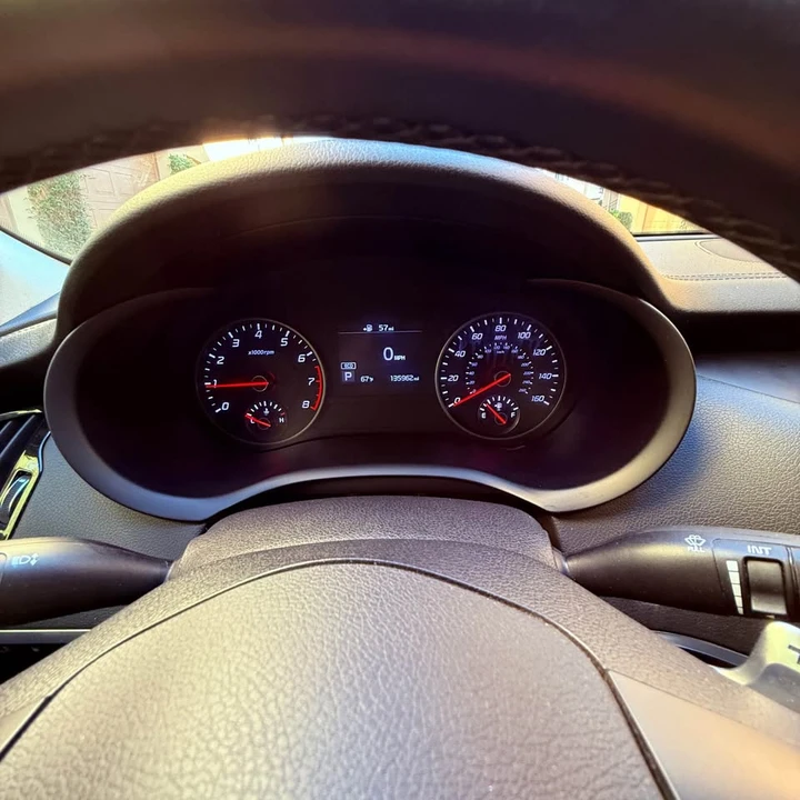 2019 Kia Stinger - Image 11 of 19