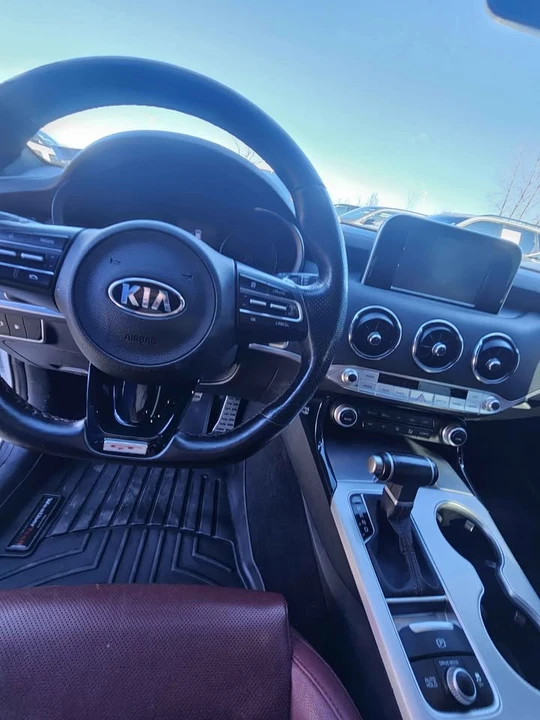 2019 Kia Stinger - Image 10 of 10
